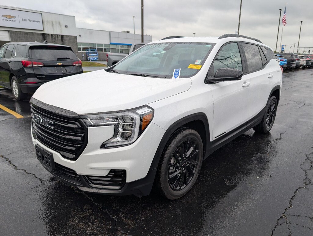 Used 2024 GMC Terrain SLE SUV