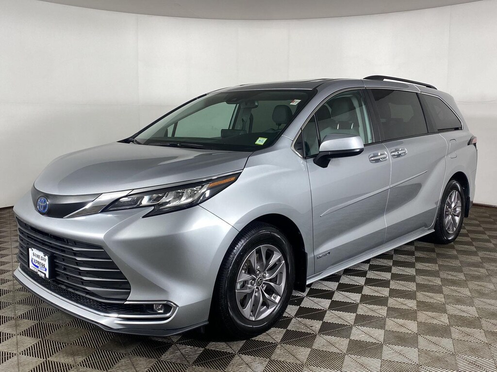 Certified 2021 Toyota Sienna XLE Van