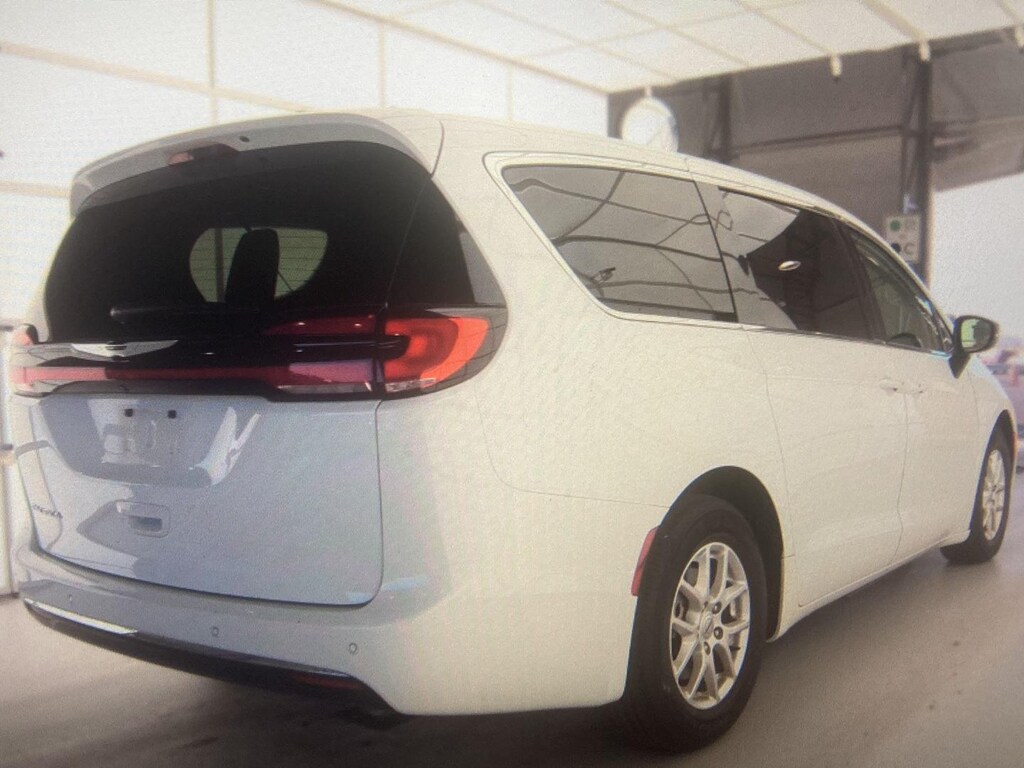 Used 2024 Chrysler Pacifica Touring L Van