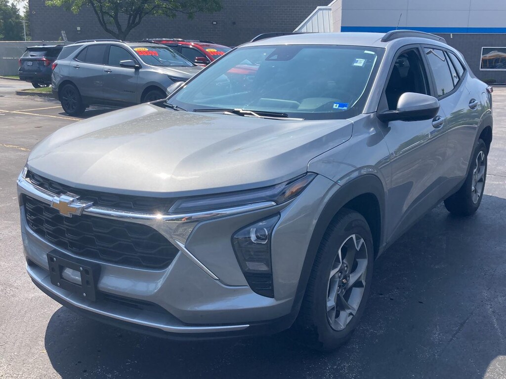Used 2025 Chevrolet Trax LT SUV