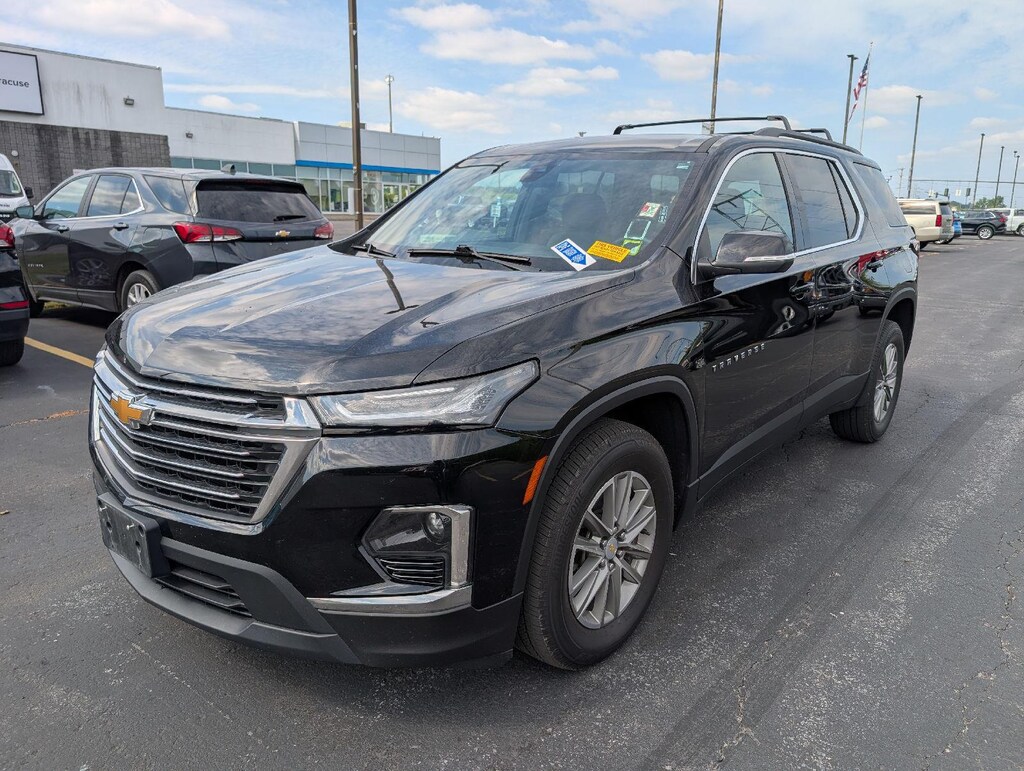 Used 2023 Chevrolet Traverse LT Cloth SUV