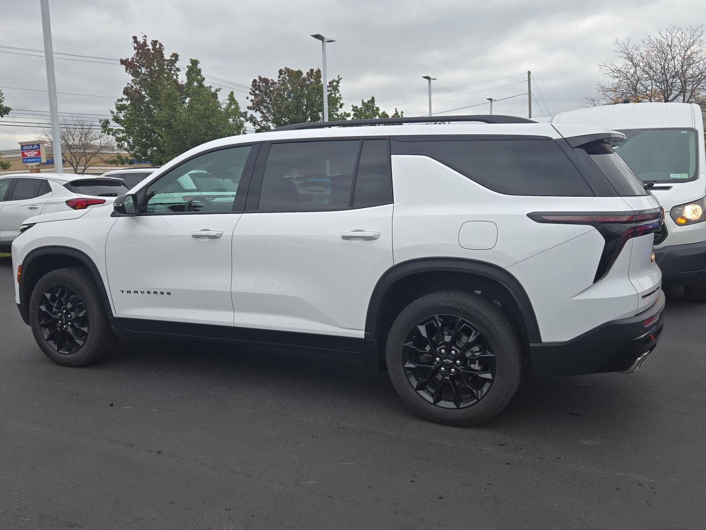 Used 2025 Chevrolet Traverse AWD LT SUV