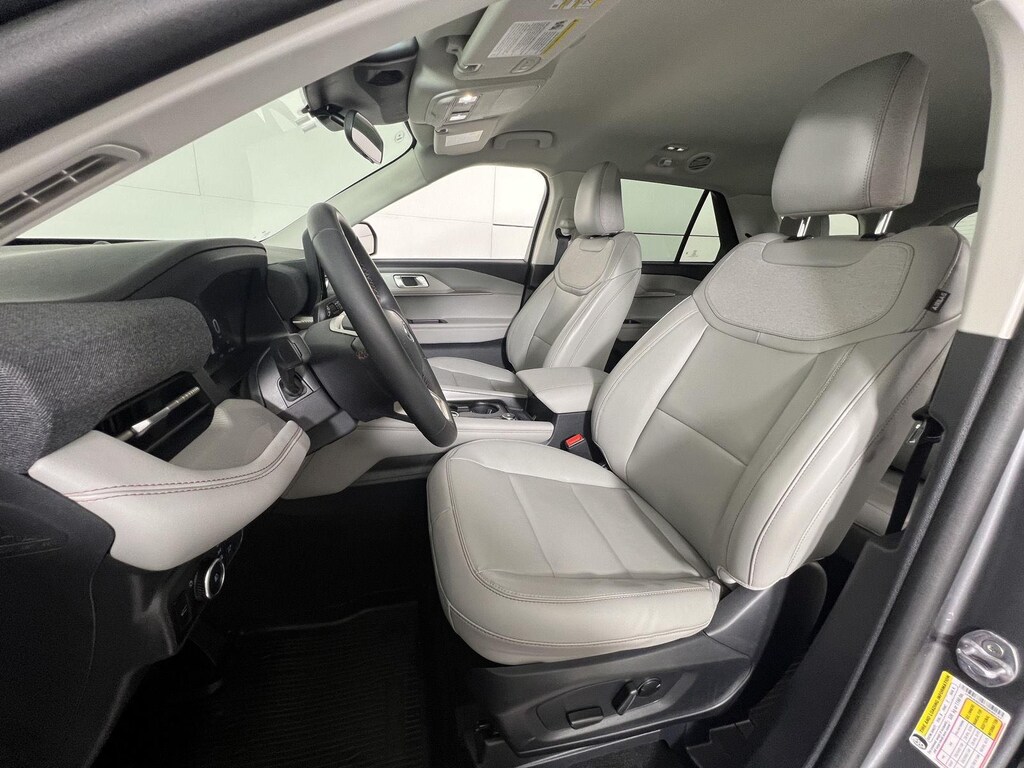 Used 2025 Ford Explorer Active SUV