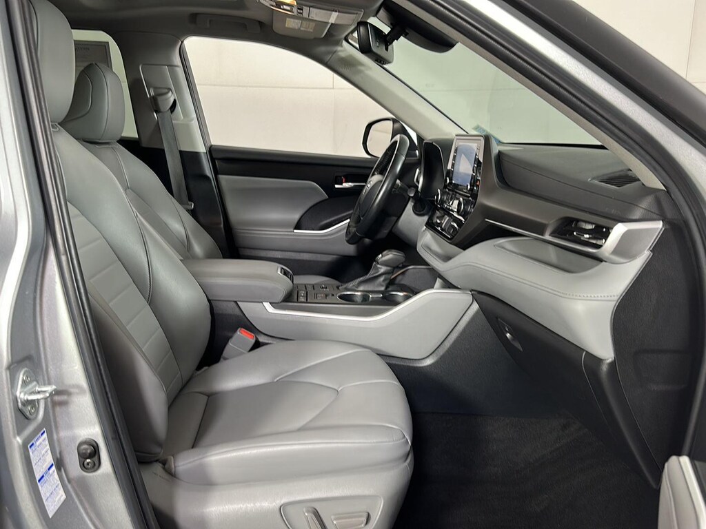 Used 2022 Toyota Highlander XLE SUV