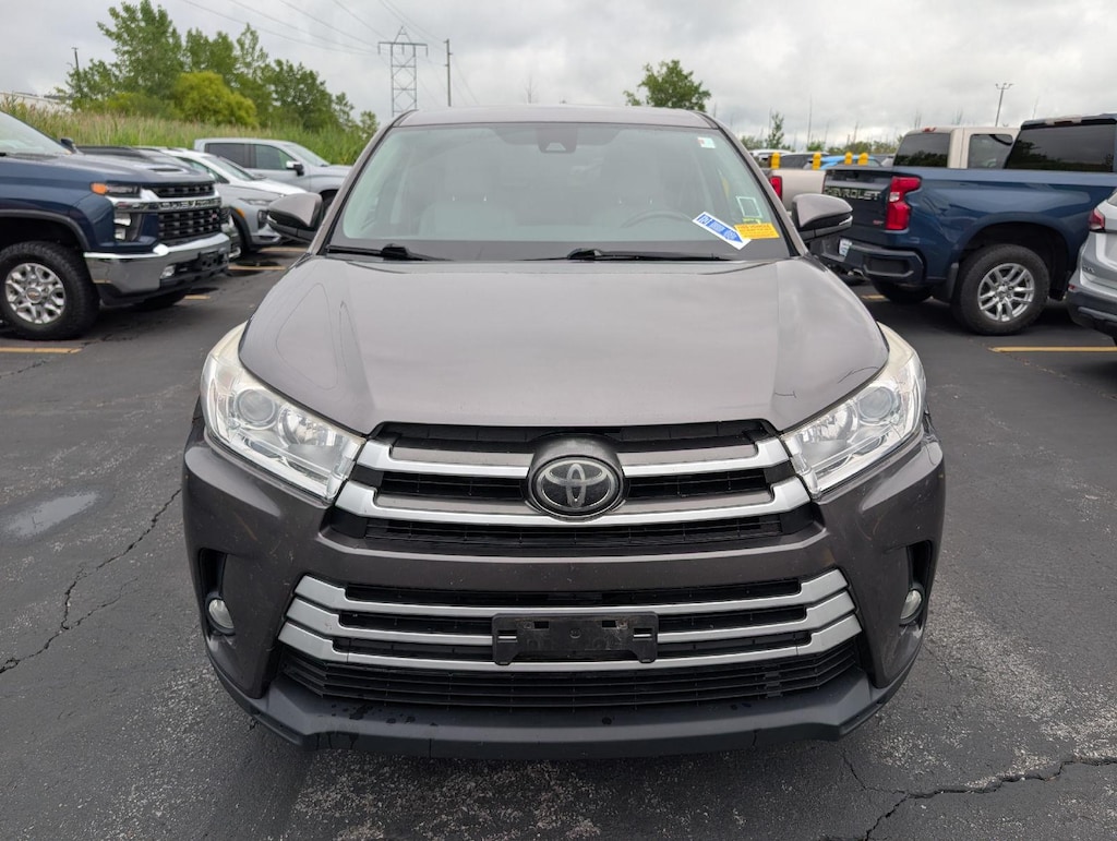 Used 2017 Toyota Highlander LE Plus SUV