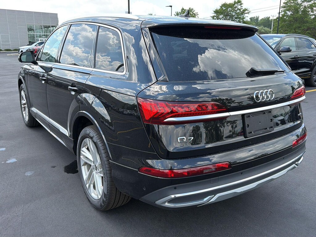 Used 2023 Audi Q7 Premium SUV