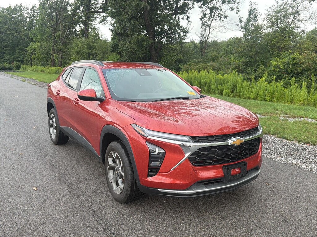 Used 2024 Chevrolet Trax LT SUV