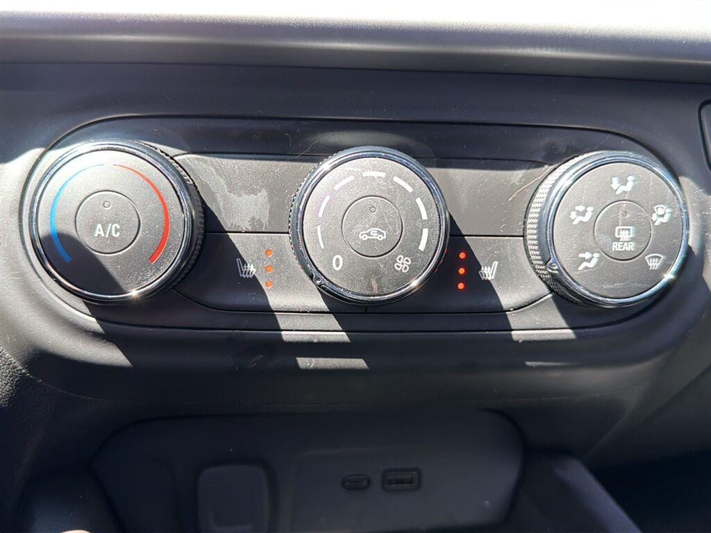 Used 2024 Chevrolet Trax 1RS SUV