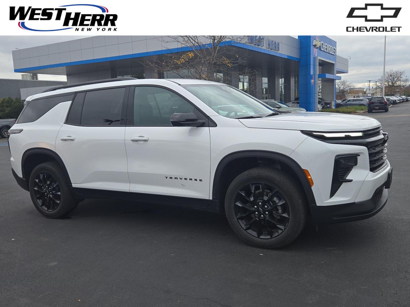 Used 2025 Chevrolet Traverse AWD LT SUV
