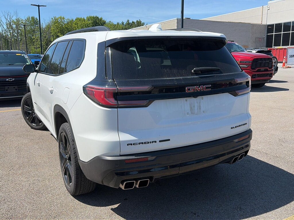 Used 2024 GMC Acadia AWD Elevation