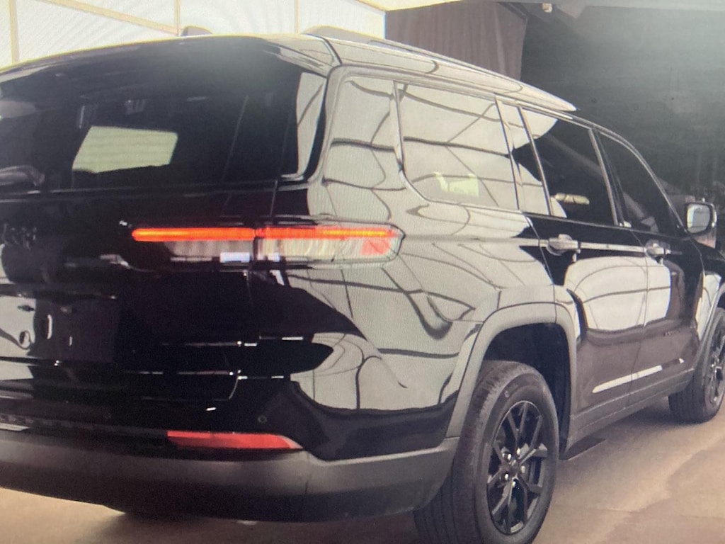 Used 2024 Jeep Grand Cherokee L Altitude SUV