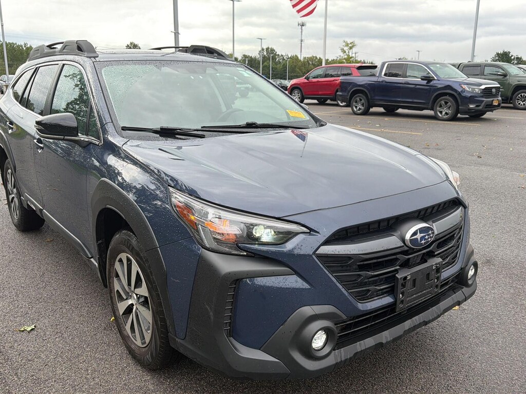 Used 2025 Subaru Outback Premium SUV