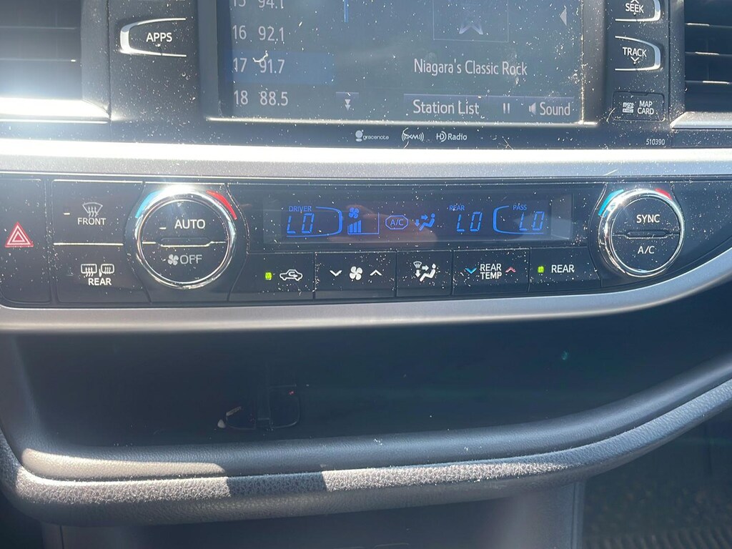 Used 2019 Toyota Highlander SE SUV