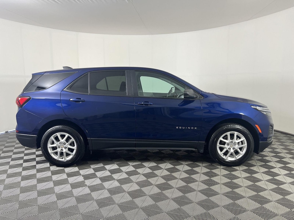 Used 2023 Chevrolet Equinox LS SUV