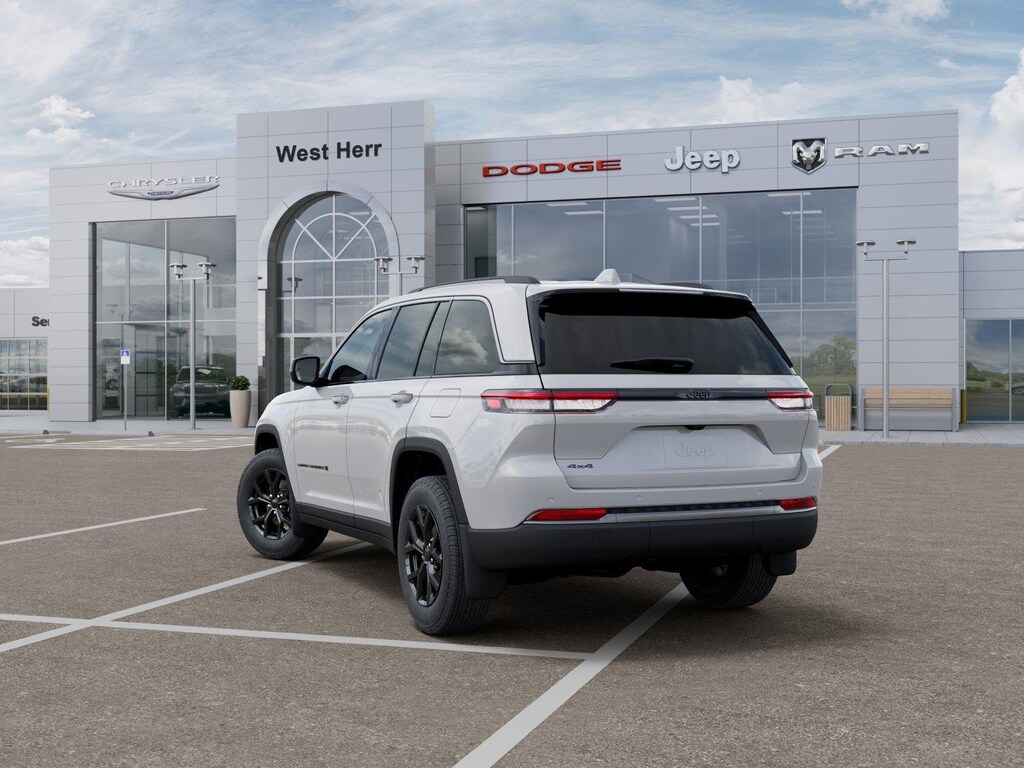 Used 2026 Jeep Grand Cherokee Grand Cherokee Laredo Altitude SUV