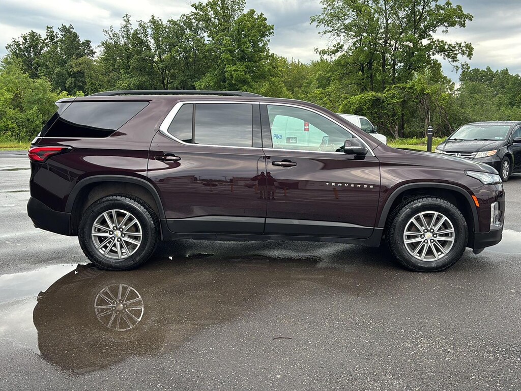 Used 2023 Chevrolet Traverse LT Cloth SUV