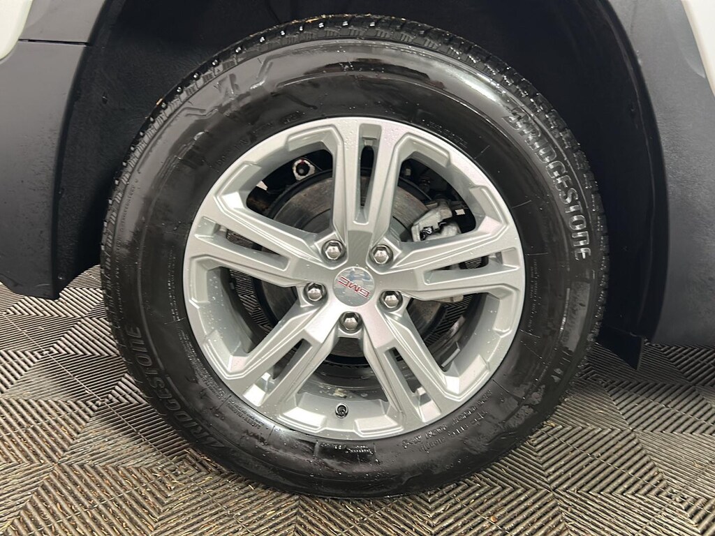 Used 2024 GMC Terrain SLE SUV