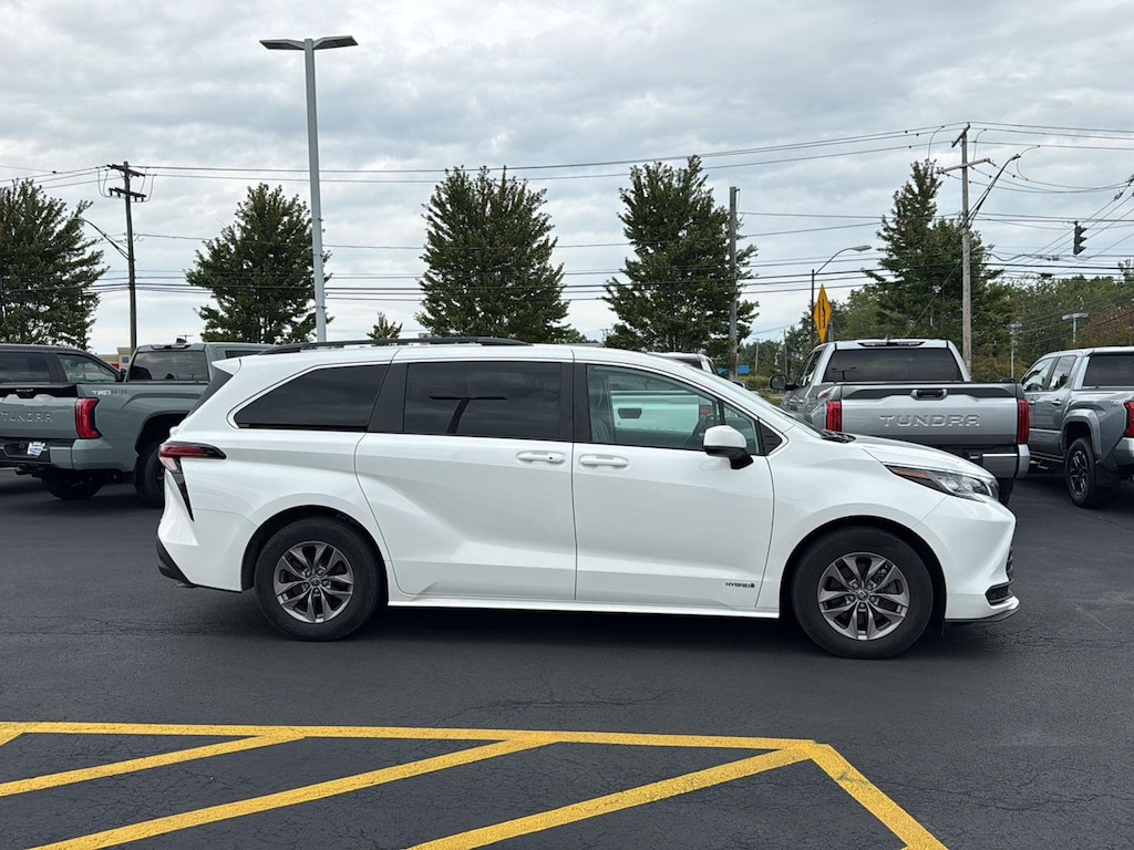 Certified 2021 Toyota Sienna LE 8-Passenger Van