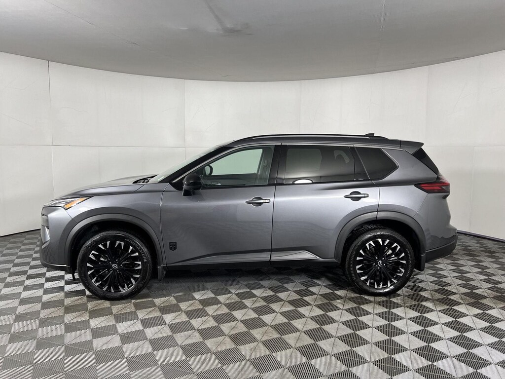 Certified 2026 Nissan Rogue Dark Armor 2026.5