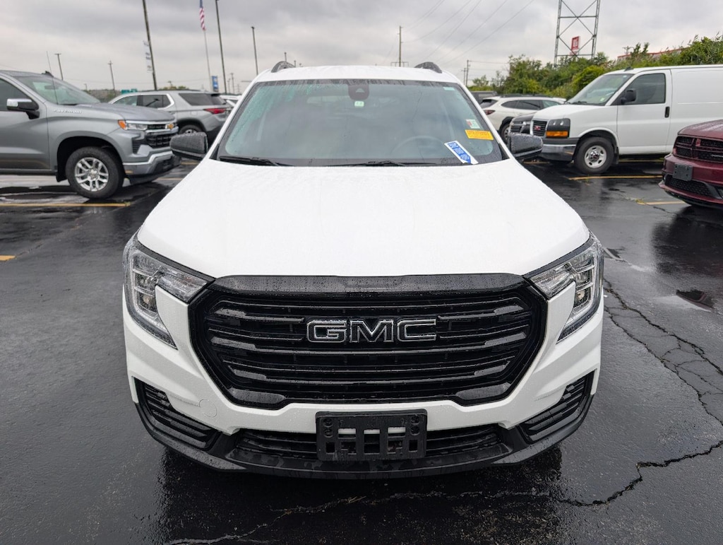 Used 2024 GMC Terrain SLE SUV