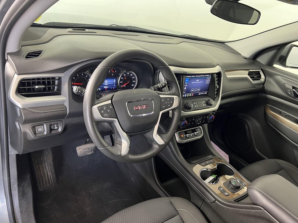 Used 2023 GMC Acadia SLE