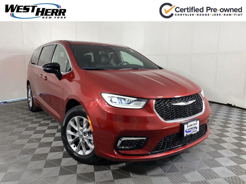 Used 2025 Chrysler Pacifica Select Van
