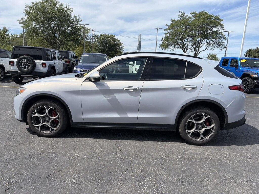 Used 2022 Alfa Romeo Stelvio Sprint SUV