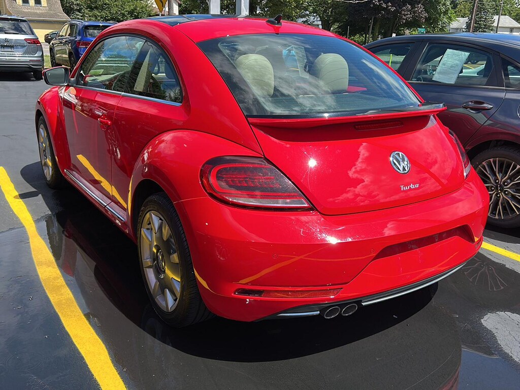 Used 2019 Volkswagen Beetle SE Hatchback