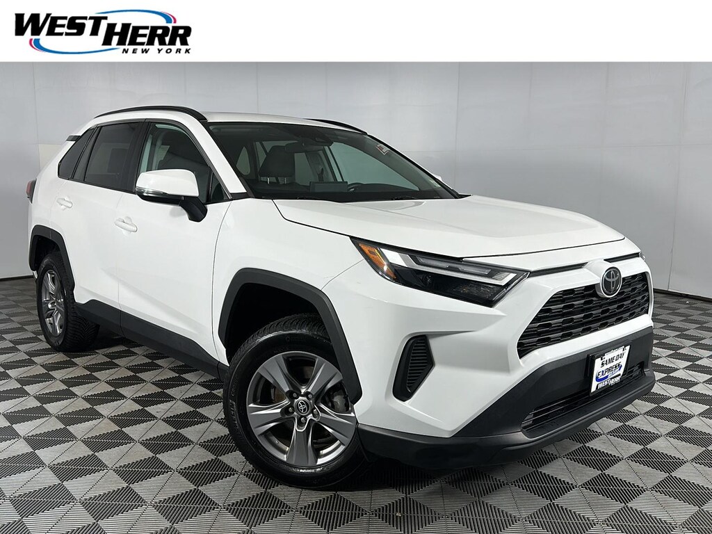 Used 2022 Toyota RAV4 XLE SUV