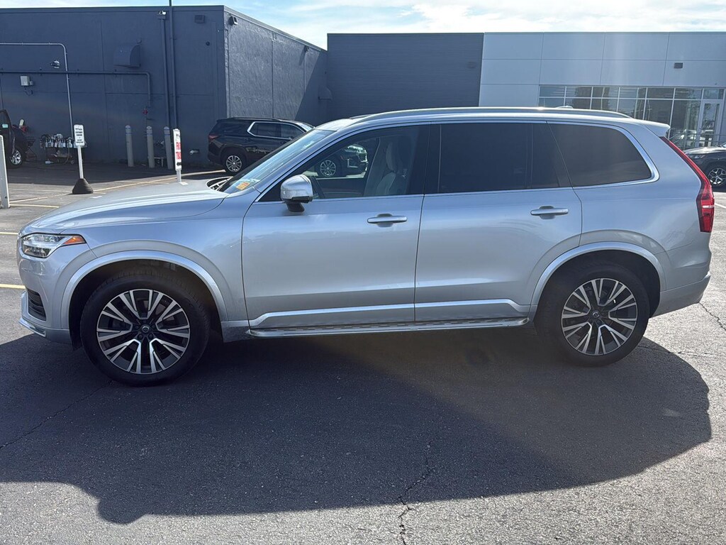 Used 2021 Volvo XC90 Momentum SUV