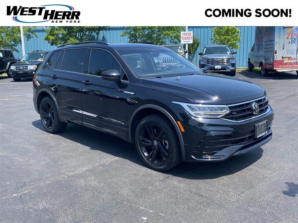 Used 2023 Volkswagen Tiguan SE R-Line Black SUV