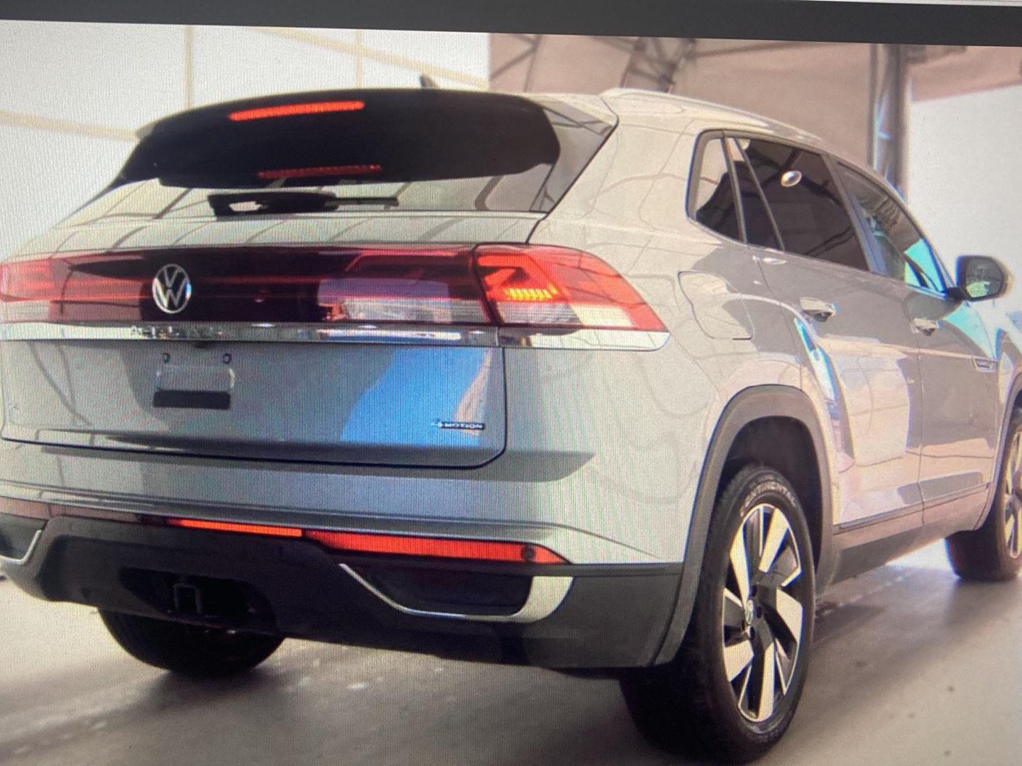 Used 2026 Volkswagen Atlas Cross Sport 2.0T SE w/Technology SUV