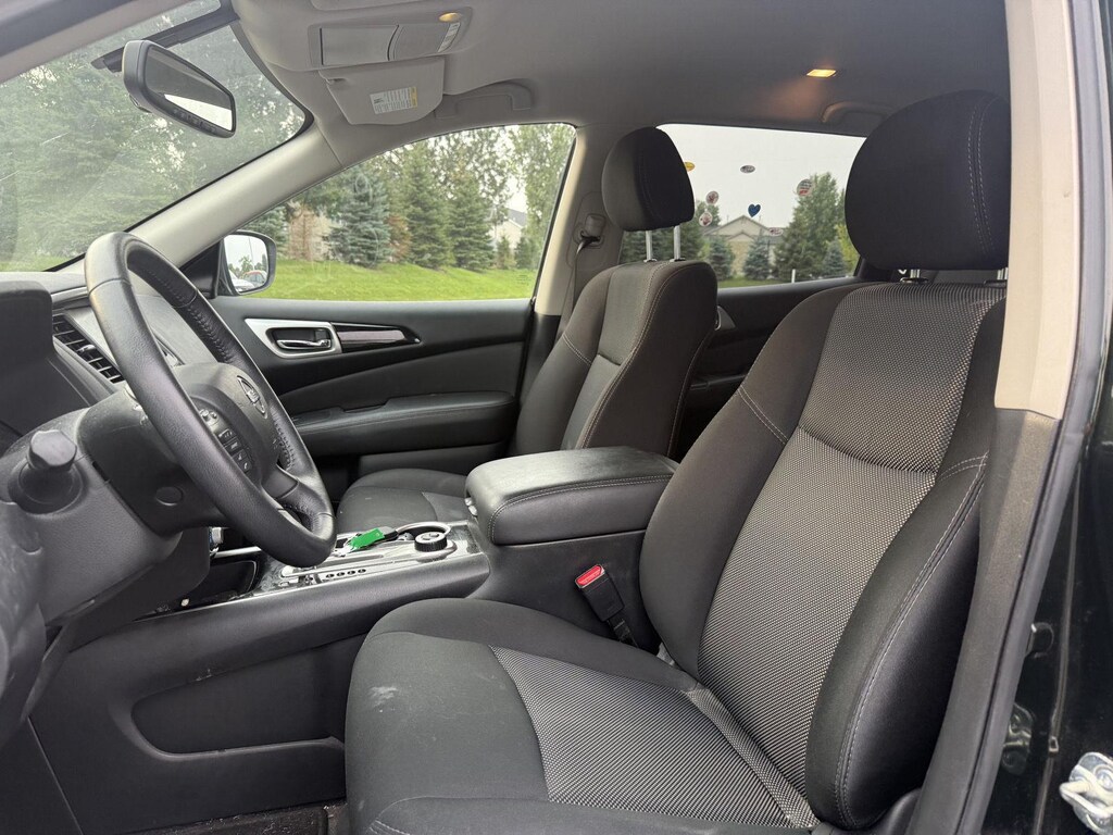 Used 2019 Nissan Pathfinder SV SUV