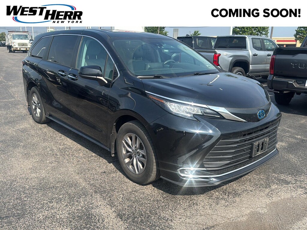 Used 2023 Toyota Sienna XLE Van