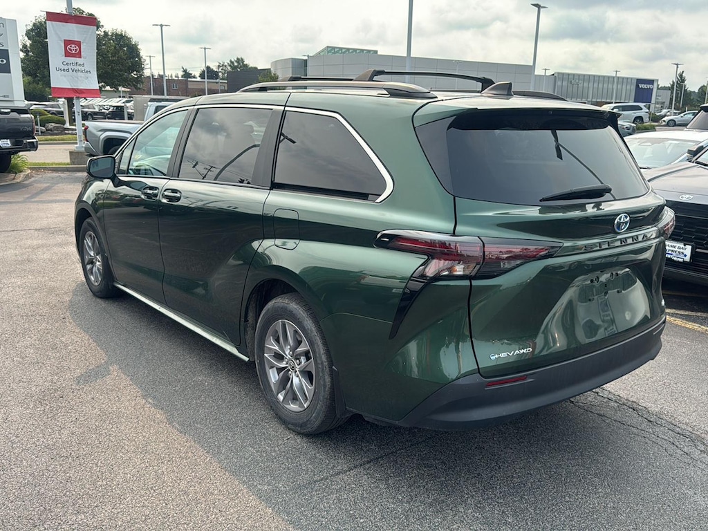 Certified 2025 Toyota Sienna LE Van