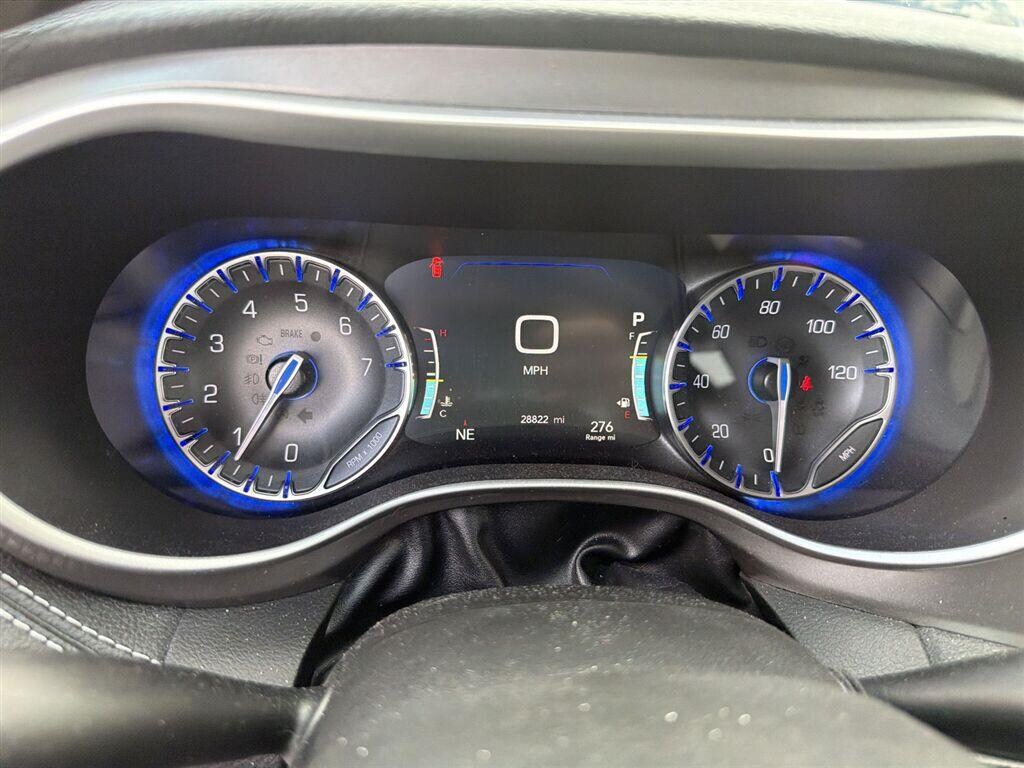 Used 2022 Chrysler Pacifica Touring L Van