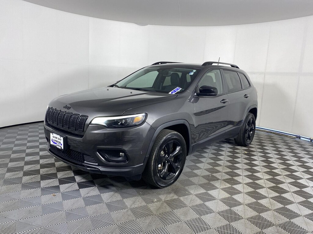 Used 2023 Jeep Cherokee Altitude Lux SUV