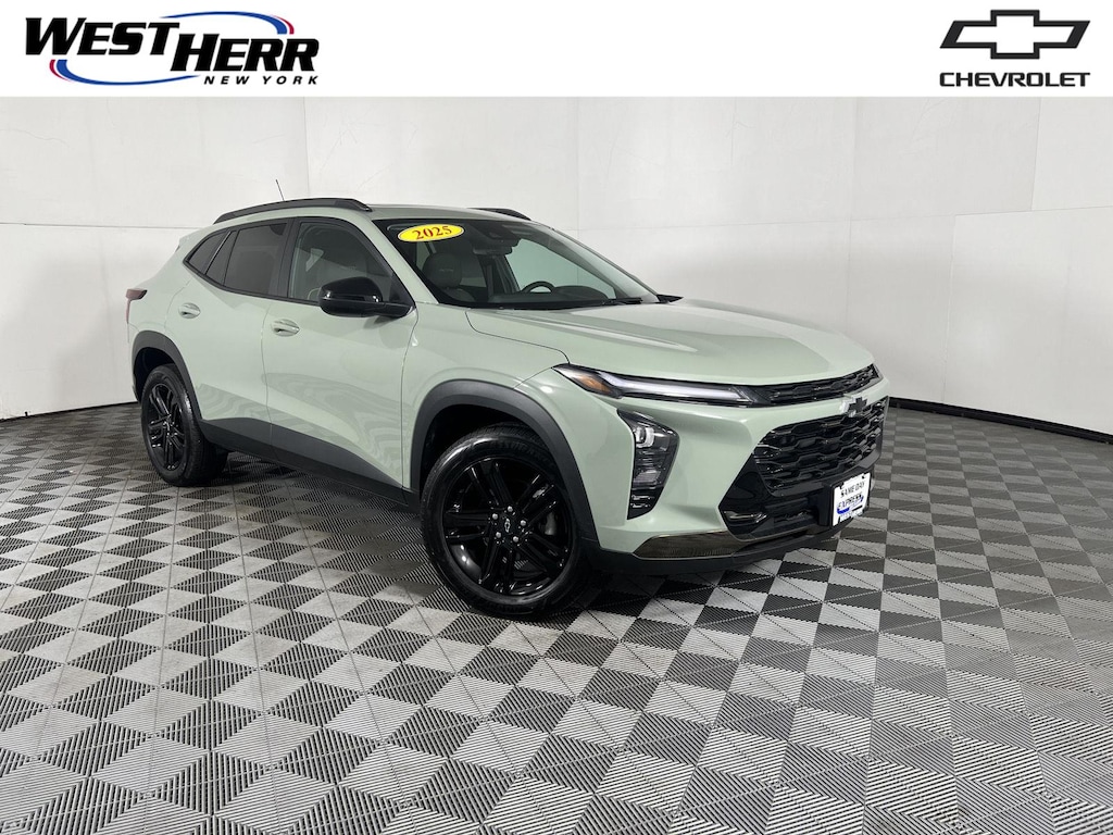 Used 2025 Chevrolet Trax Activ SUV