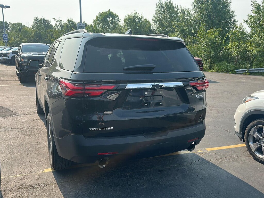Used 2023 Chevrolet Traverse LT Cloth SUV