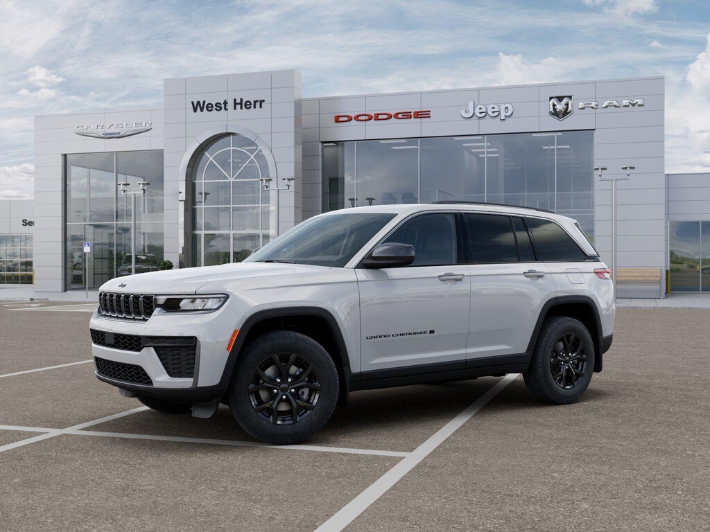 Used 2026 Jeep Grand Cherokee Grand Cherokee Laredo Altitude SUV