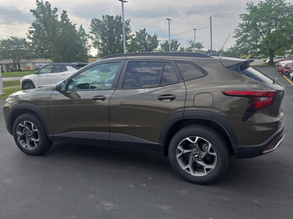 Used 2024 Chevrolet Trax LT SUV