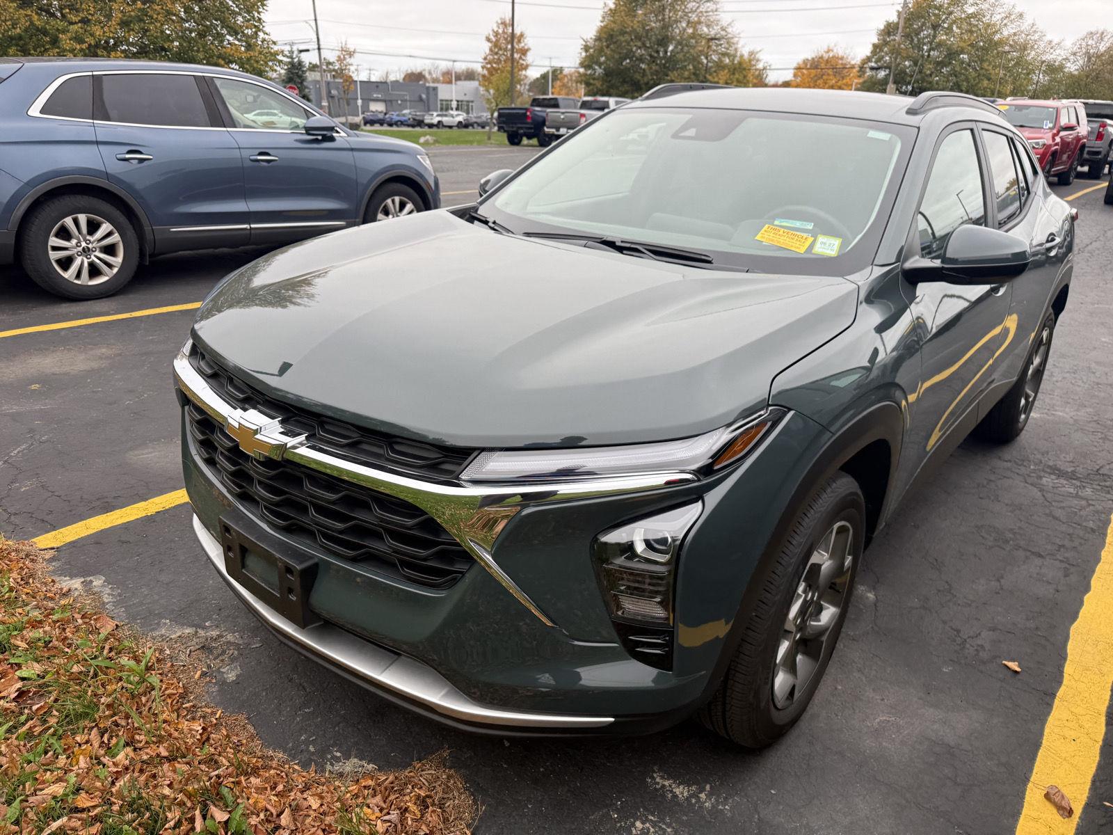 Used 2025 Chevrolet Trax LT SUV