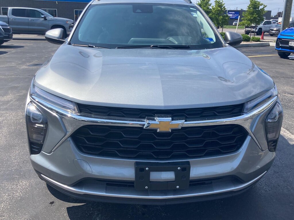 Used 2025 Chevrolet Trax LT SUV