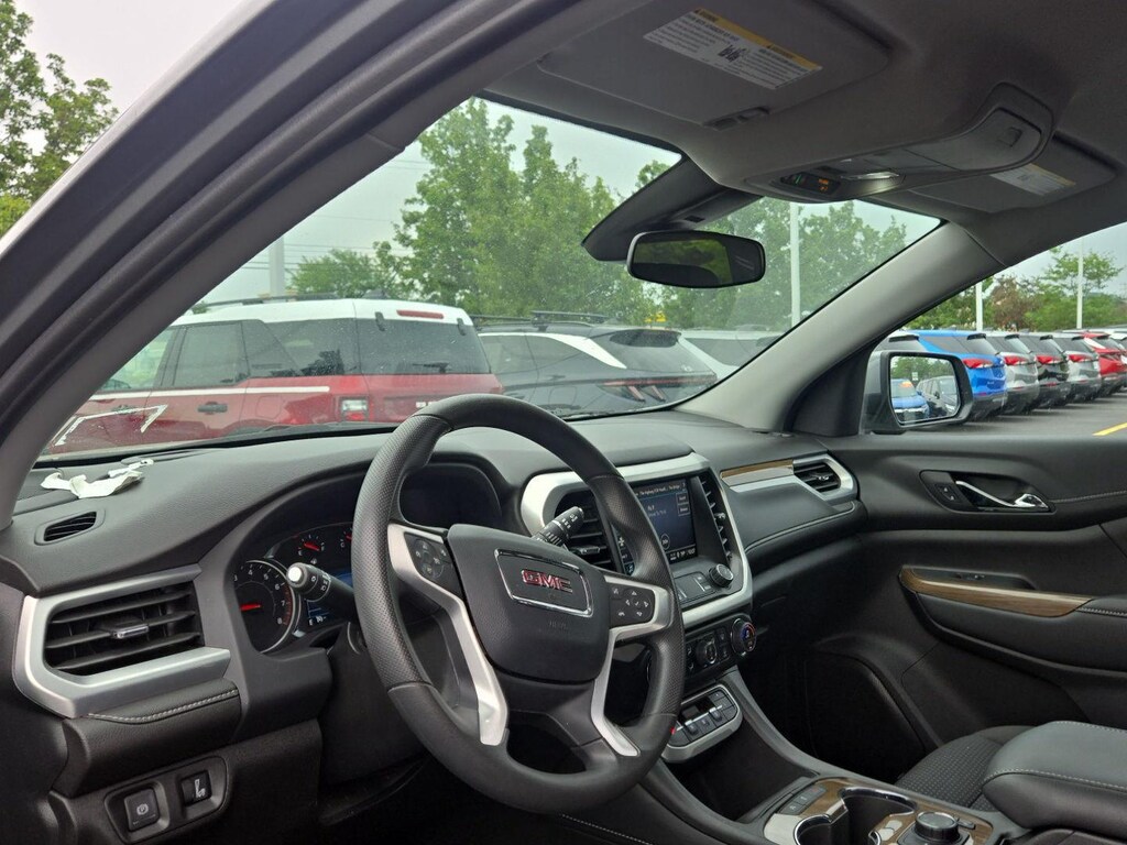Used 2023 GMC Acadia SLE