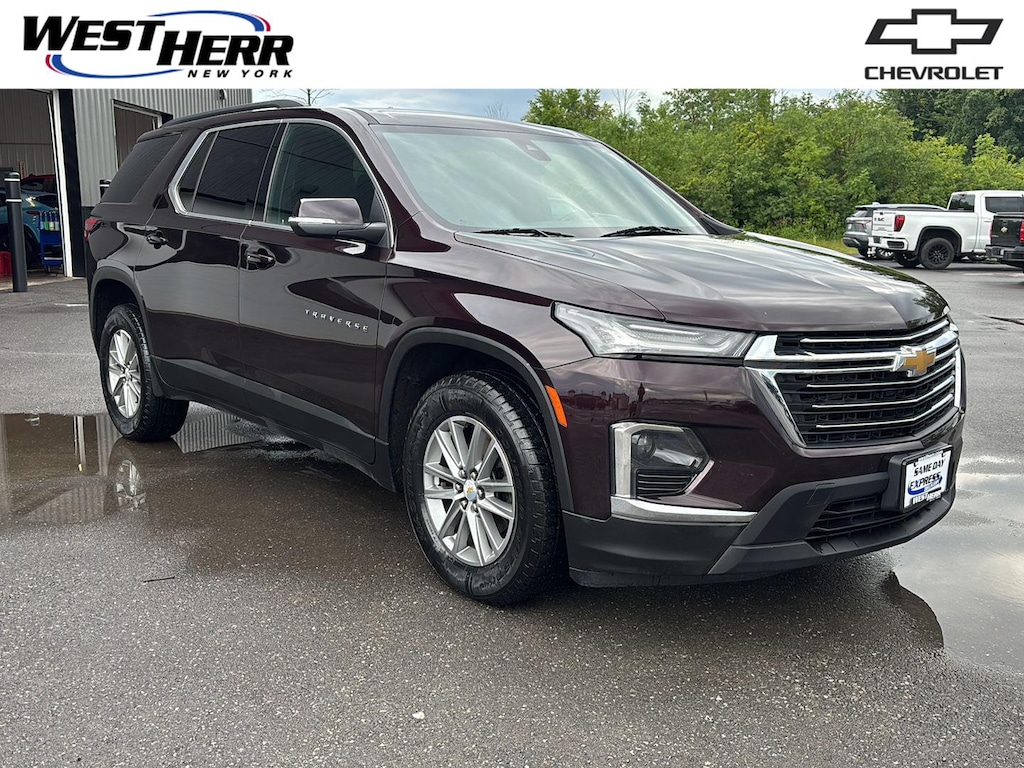 Used 2023 Chevrolet Traverse LT Cloth SUV