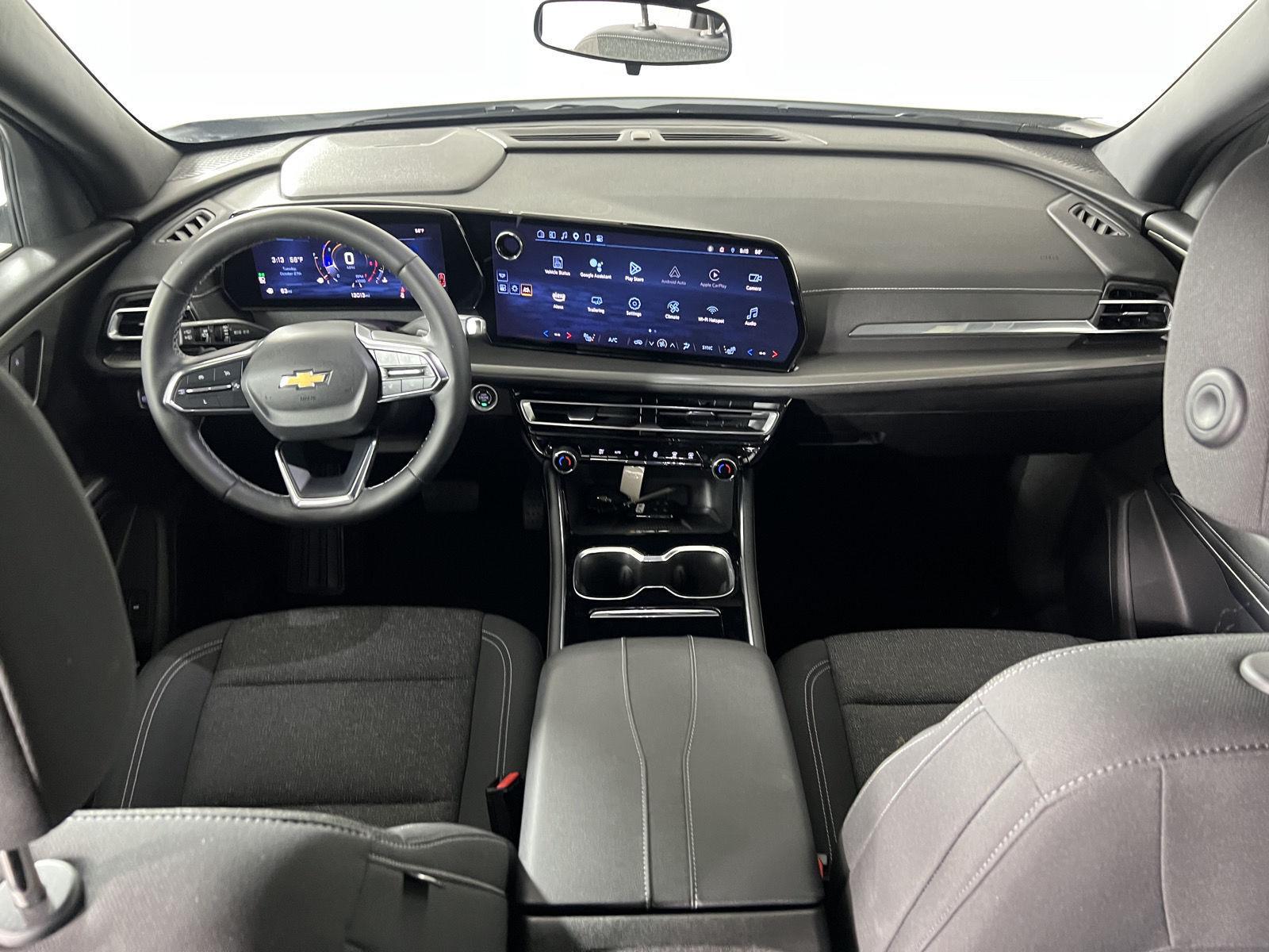 Used 2024 Chevrolet Traverse FWD LT SUV