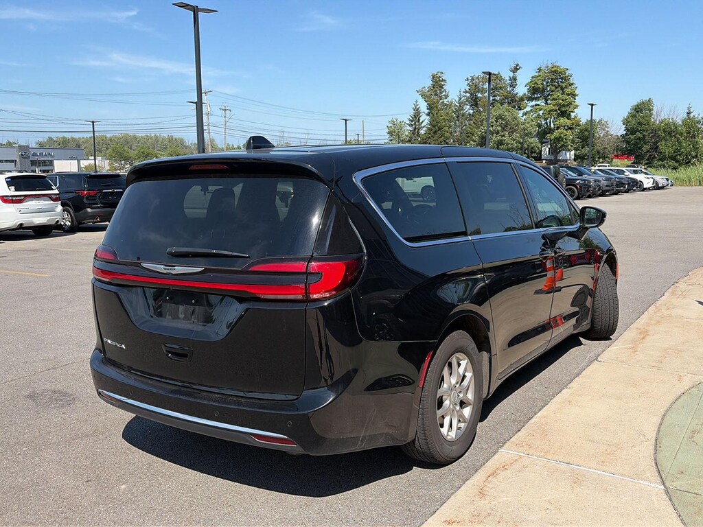 Certified 2025 Chrysler Pacifica Select Van