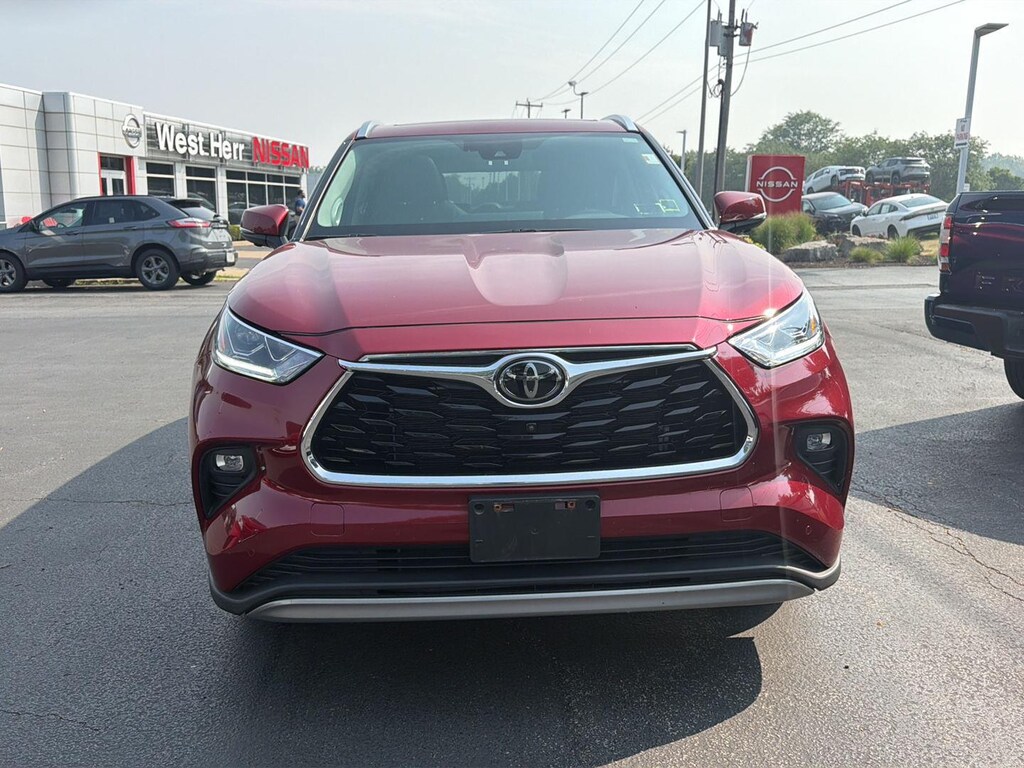 Used 2024 Toyota Highlander Platinum SUV