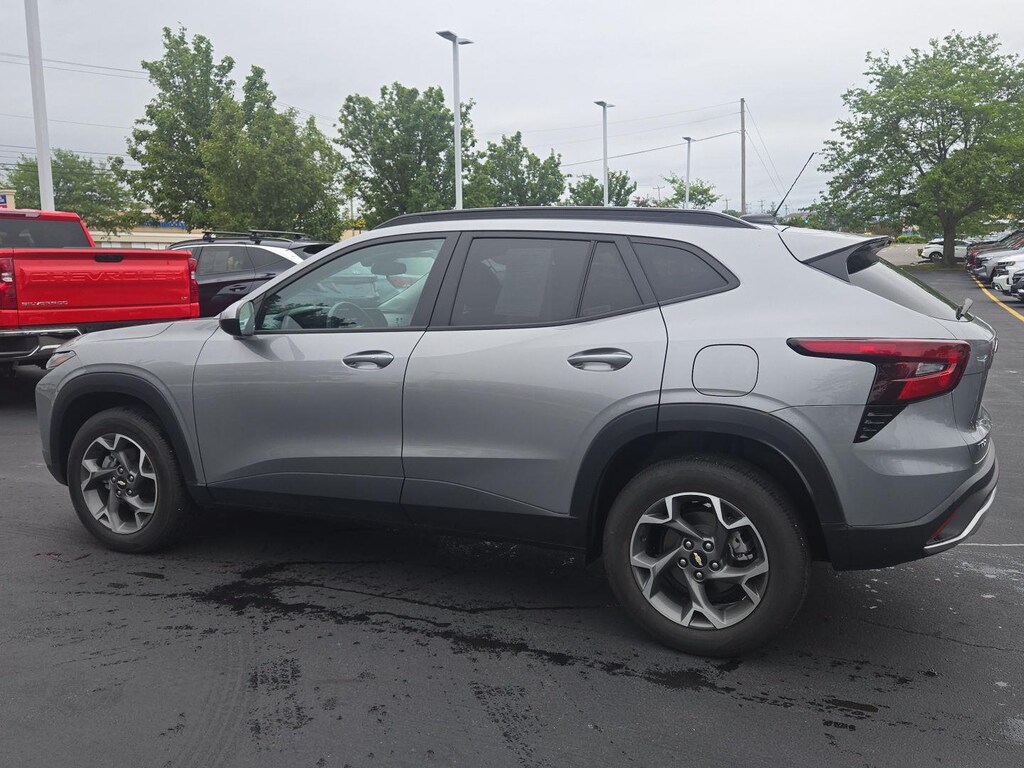 Used 2024 Chevrolet Trax LT SUV
