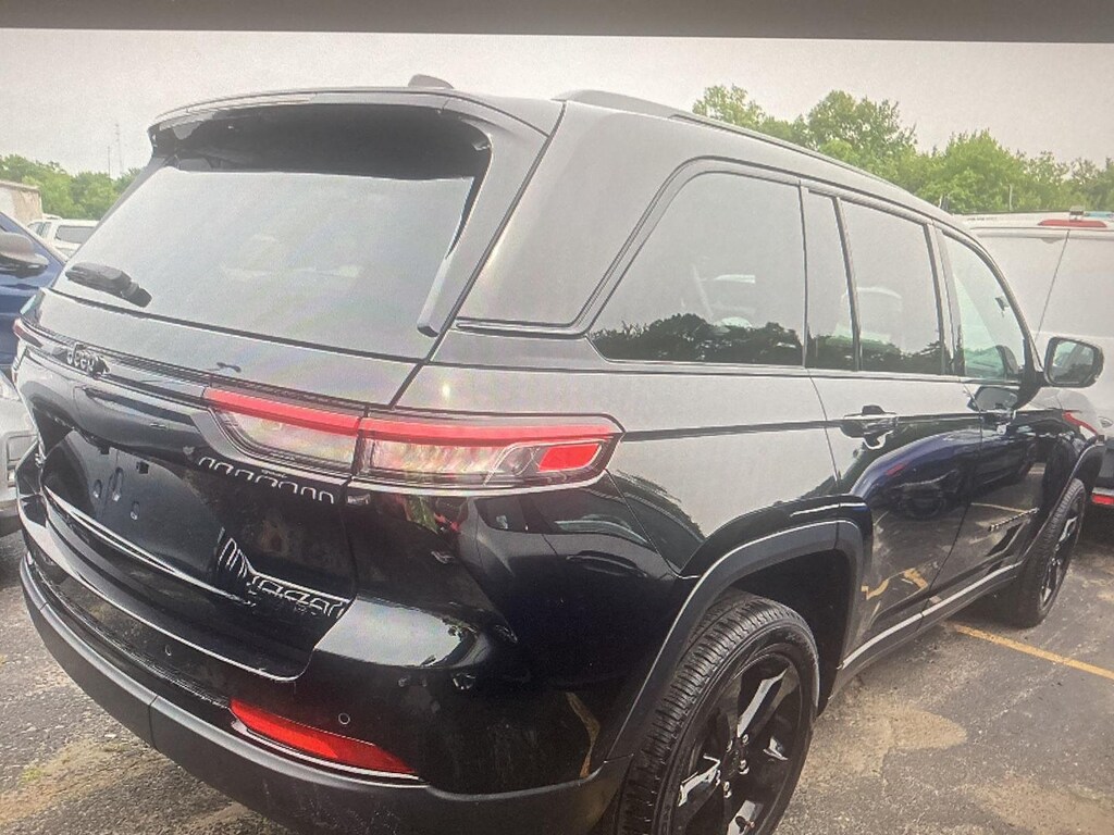 Used 2024 Jeep Grand Cherokee Altitude X SUV